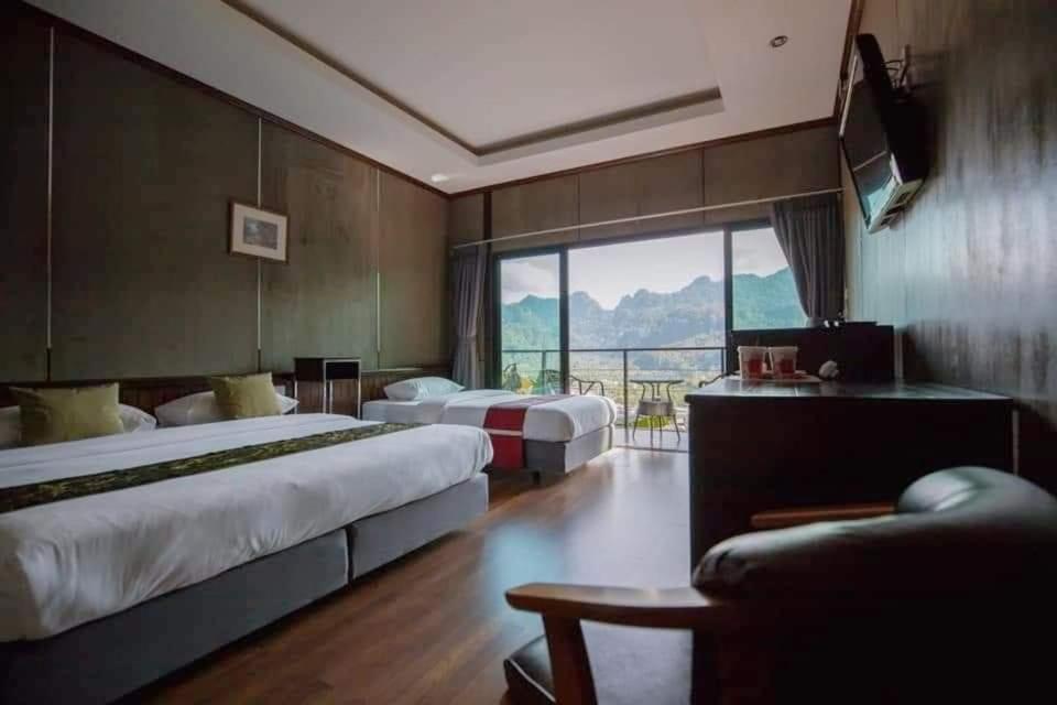 Blue Mountain Phangnga Resort Exterior photo