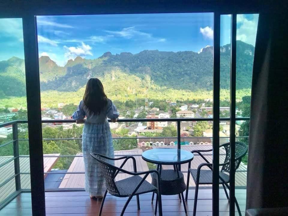 Blue Mountain Phangnga Resort Exterior photo